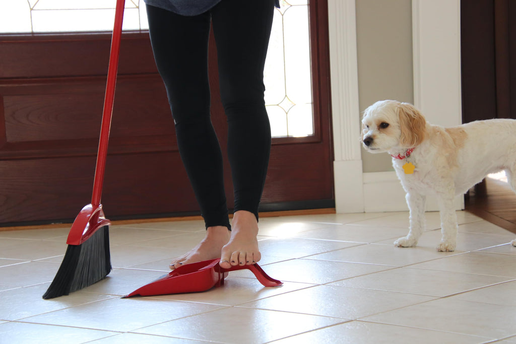 O-Cedar Pet Pro Broom with Step-On Dustpan | Removes Over 99% of Dust & Dirt in One Sweep | Removes 3X More Pet Hair | Quiet Cleaning Tool for Cat and Dog Owners