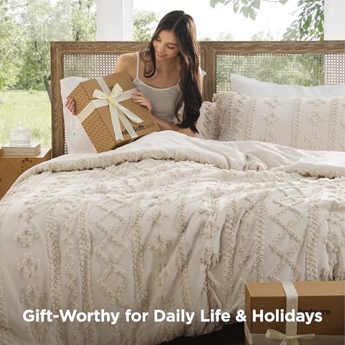 Bedsure Tufted Boho Comforter Set Queen, Bedroom Decor Bedding Set Beige | Soft Breathable Polyester,Fluffy Texture ,3 Pieces Gift For Girls Women,Marshmallow,All Seasons,Machine-washable,OEKO-TEX
