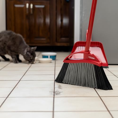 O-Cedar Pet Pro Broom with Step-On Dustpan | Removes Over 99% of Dust & Dirt in One Sweep | Removes 3X More Pet Hair | Quiet Cleaning Tool for Cat and Dog Owners